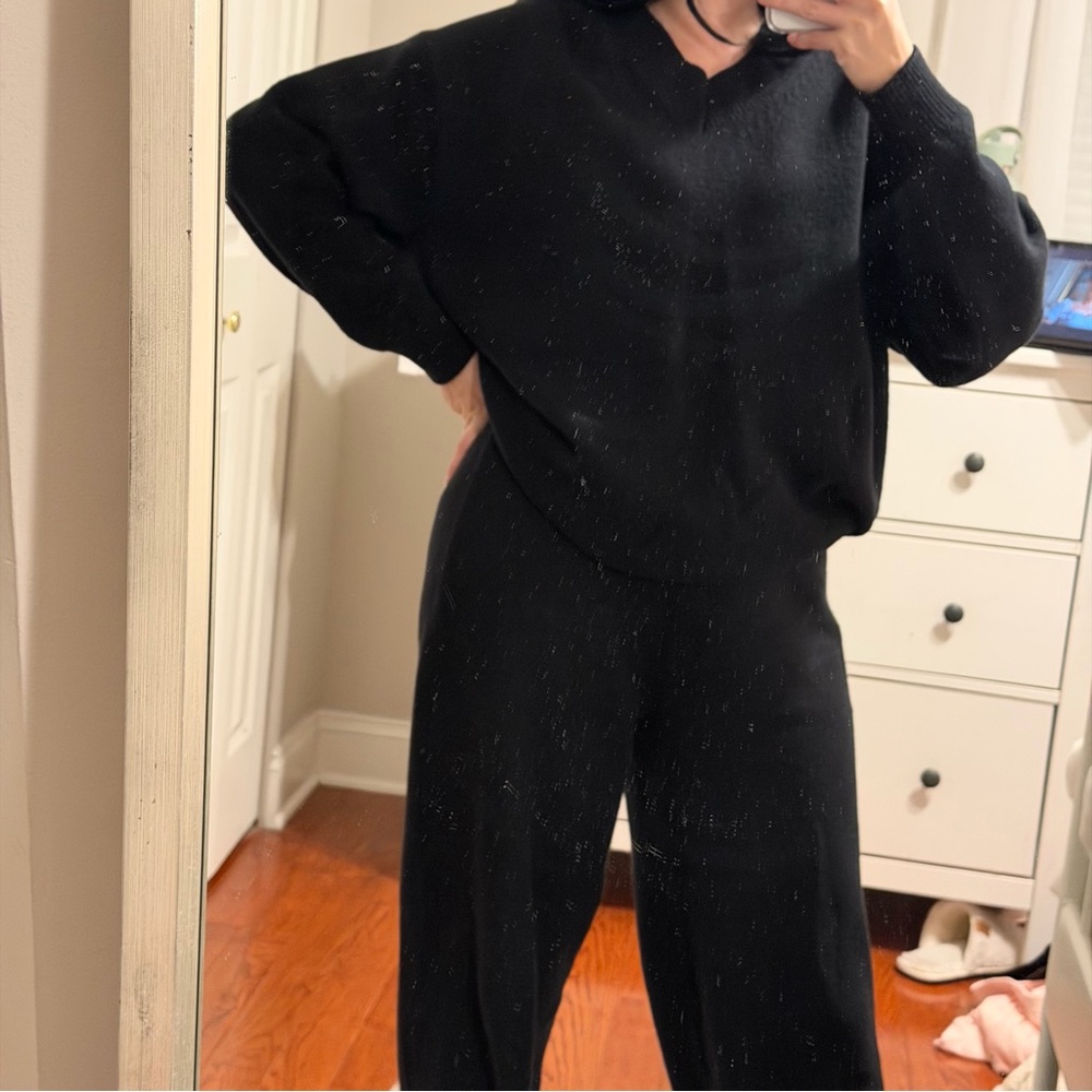 Gap CashSoft Oversized V-Neck Sweater True Black - Picture 6 of 9